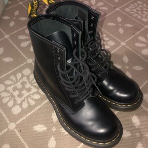 Black Dr Martens size 7